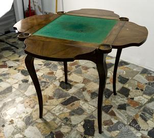 Tavolino da gioco in legno