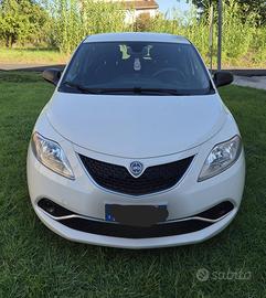 Lancia Ypsilon 1.2 benzina Silver