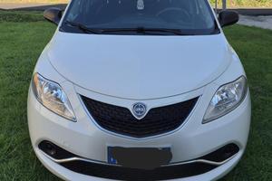 Lancia Ypsilon 1.2 benzina Silver