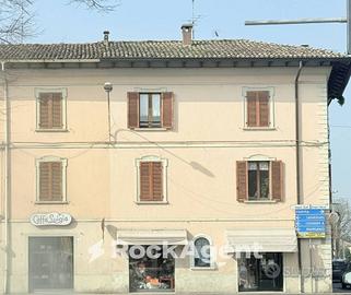 BASILICANOVA (PR)- NEGOZIO / UFFICIO CENTRO PAESE