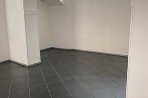 Quartu S.E. Centro Ampi Locale C\1 fronte strada