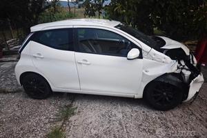 Toyota aygo incidentata