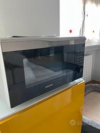 Forno a microonde Samsung Hotblast MC28M6035