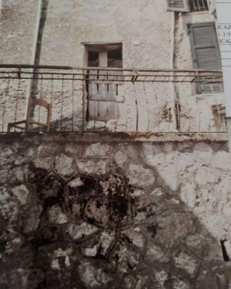 Cantina da ristrutturare con soppalco