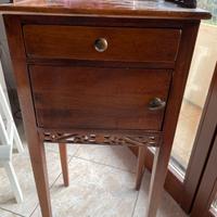 Comodino vintage in legno massello - Stile Liberty