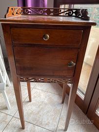 Comodino vintage in legno massello - Stile Liberty