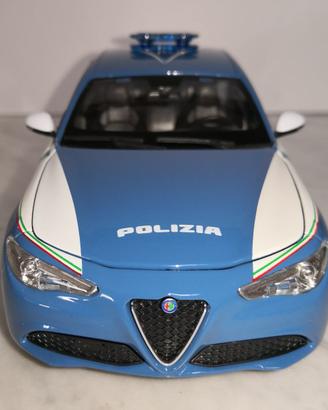ALFA ROMEO GIULIA POLIZIA, 1/24 BURAGO