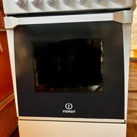 Cucina gas forno elettrico Indesit