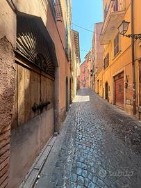 Cantina con Appartamento