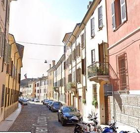 Casa indipendente di 300 m² con più di 5 locali a 