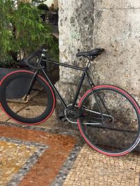 Bici a scatto fisso