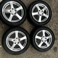 Cerchi in lega piu gomme.  225/55/17