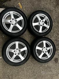 Cerchi in lega piu gomme.  225/55/17