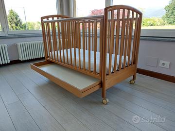 Lettino per bambini con materasso