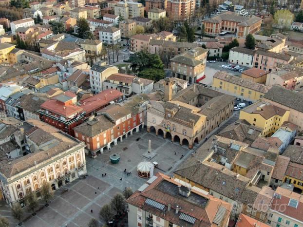 3 LOCALI A FIDENZA