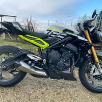 Triumph street triple rs moto2 edition