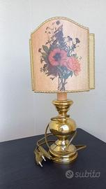 Lampada con pergamena