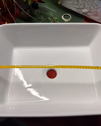 Lavabo da appoggio rettangolare in ceramica bianca