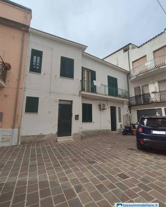Appartamento di 172 m² con più di 5 locali a Orton