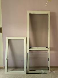 Finestra in PVC con doppi vetri e zanzariera