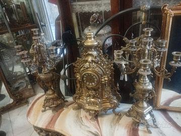 orologio è candelieri 