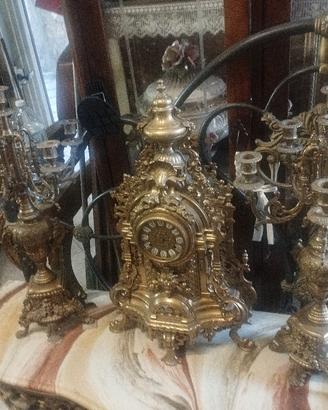 orologio è candelieri 
