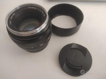 Obiettivo Zeiss Planar 50 1,4 ZE con paraluce