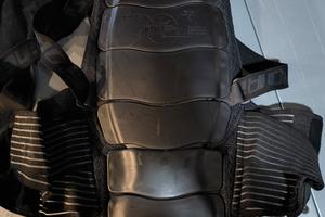 paraschiena moto dainese