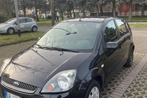 Ford Fiesta V 1.2 Ghia 5 p