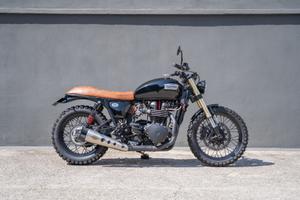 Triumph Bonneville T100 Black "Custom" - 2008