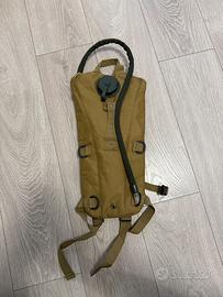 Camelback colore Dark Earth marca KMS