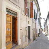 4 LOCALI A CITTÀ SANT'ANGELO