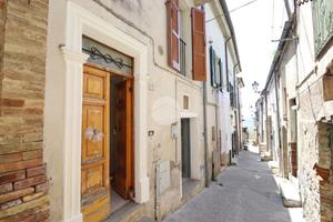 4 LOCALI A CITTÀ SANT'ANGELO