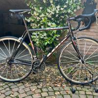 BICI DA CORSA IN CARBONIO