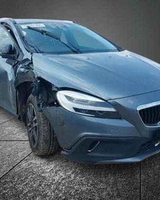 Volvo V40 2.0 anno 2017 per ricambi (2a)