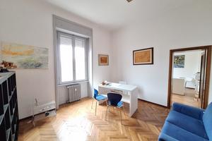 UFFICIO RISTRUTTURATO IN CENTRO STORICO - PALAZZO