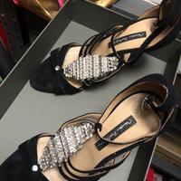 Sandalo gioiello con tacco nero