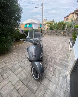 Vespa 300gts