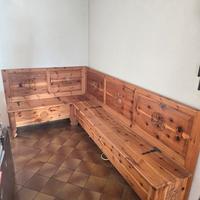 Panca ad angolo in legno