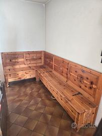 Panca ad angolo in legno