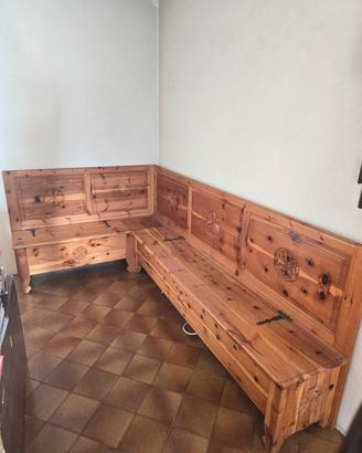 Panca ad angolo in legno