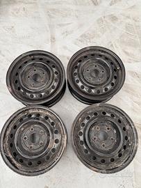 4 Cerchi in ferro da 15 Pollici Suzuk SX4 e Fiat S