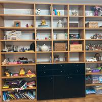 Grande libreria in legno di ciliegio