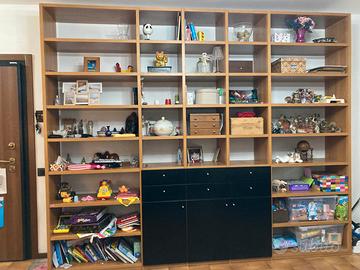 Grande libreria in legno di ciliegio