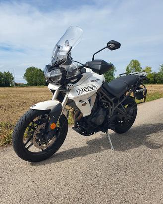 Triumph tiger 800 xrt  abs