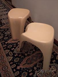 Sgabelli Stacki disegnati da Giorgina Castiglioni