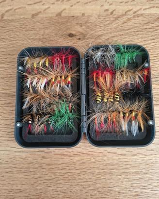 Kit 64 esche artificiali da pesca a mosca