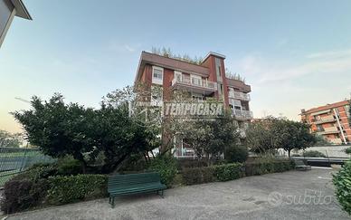 AMPIO 3 LOCALI RISTRUTTURATO!!