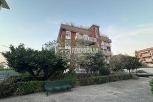 AMPIO 3 LOCALI RISTRUTTURATO!!