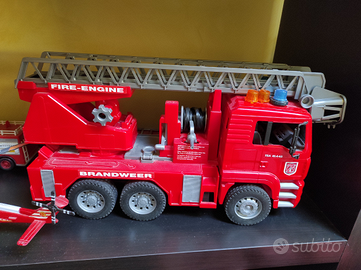Modellini vari mezzi dei vigili del fuoco